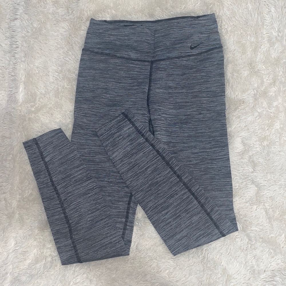 NWOT NIKE power leggings size small